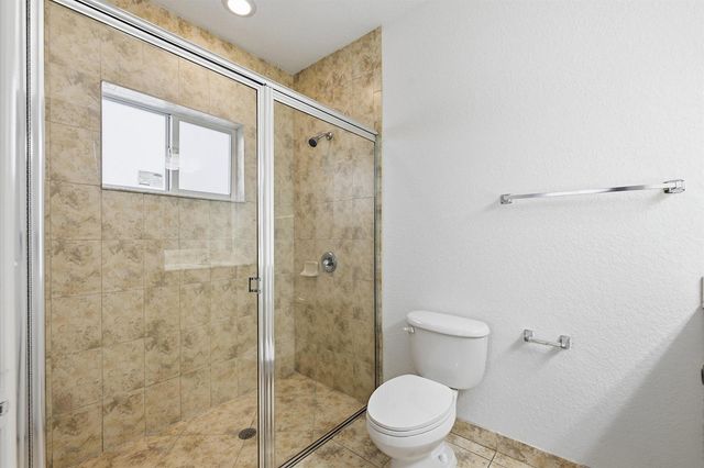 911 NE 12th Avenue, Pompano Beach, FL 33060