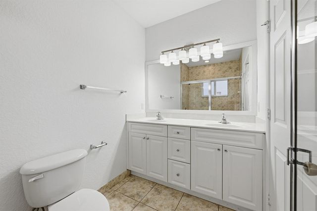 911 NE 12th Avenue, Pompano Beach, FL 33060