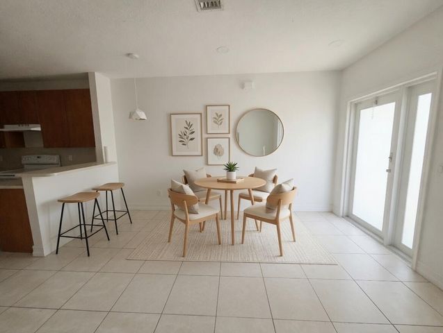 911 NE 12th Avenue, Pompano Beach, FL 33060