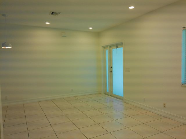 911 NE 12th Avenue, Pompano Beach, FL 33060
