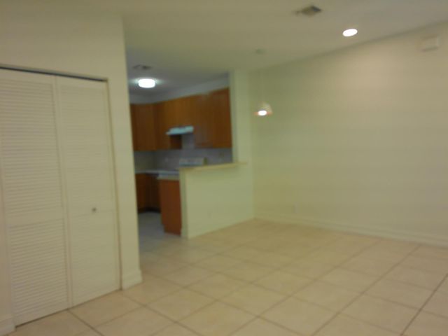 911 NE 12th Avenue, Pompano Beach, FL 33060