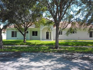 911 NE 12th Avenue, Pompano Beach, FL 33060