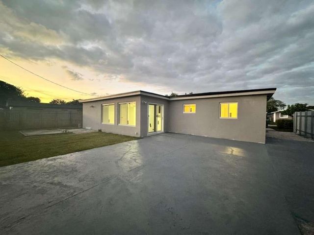 7430 Venetian Street, Miramar, FL 33023