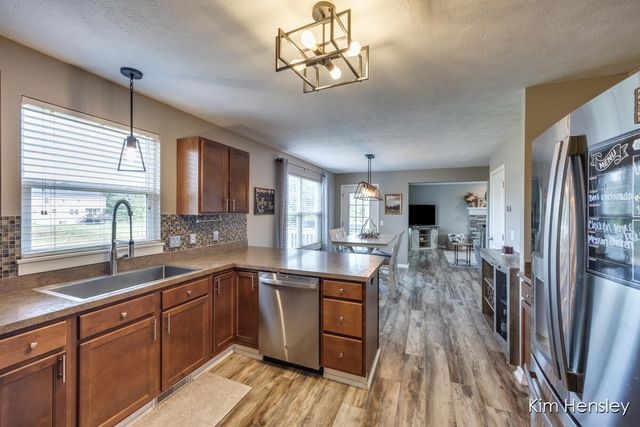 663 Orchard Court NE, Rockford, MI 49341