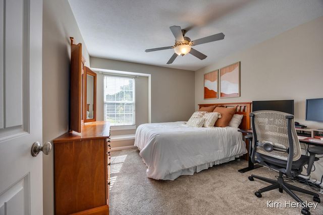 663 Orchard Court NE, Rockford, MI 49341