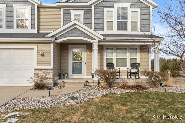 663 Orchard Court NE, Rockford, MI 49341