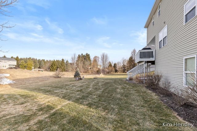 663 Orchard Court NE, Rockford, MI 49341