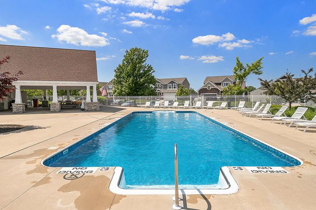 663 Orchard Court NE, Rockford, MI 49341