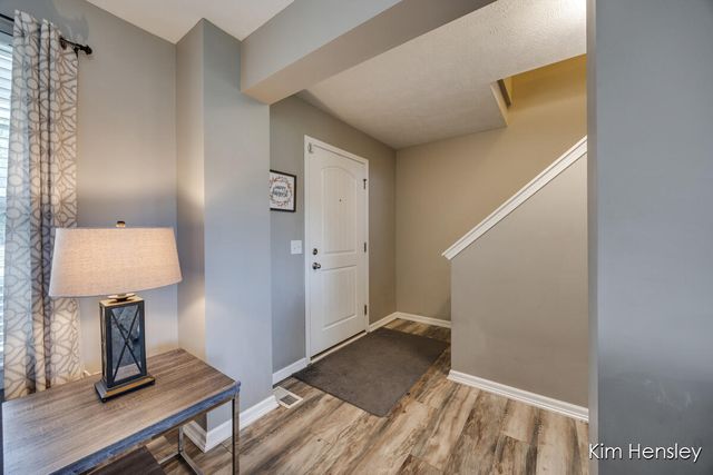 663 Orchard Court NE, Rockford, MI 49341