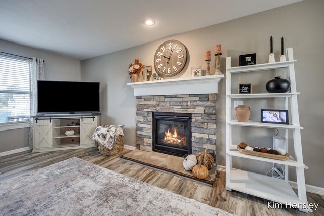 663 Orchard Court NE, Rockford, MI 49341