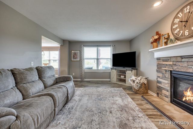 663 Orchard Court NE, Rockford, MI 49341