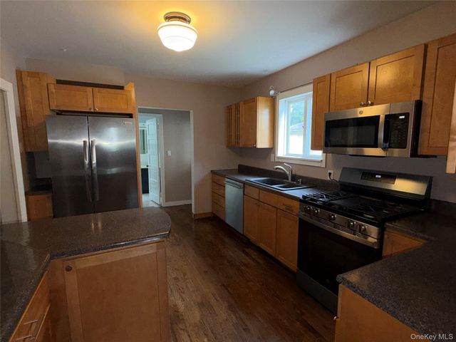 7 Broadway, Cornwall, NY 12518