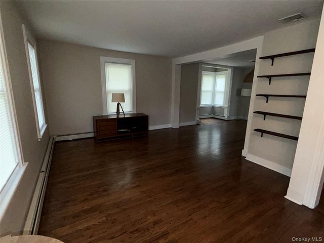 7 Broadway, Cornwall, NY 12518