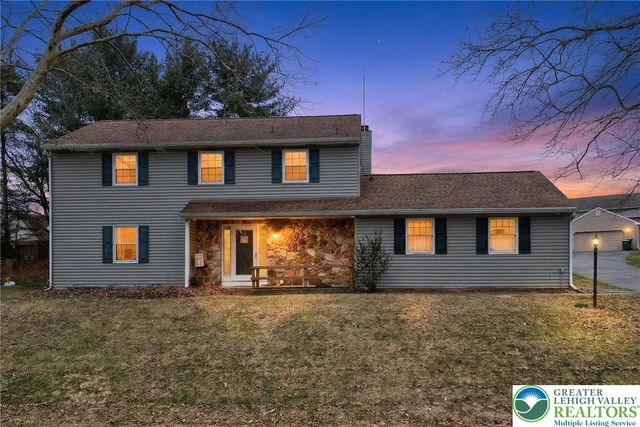 7914 Woodsbluff Run, Upper Macungie Twp, PA 18051