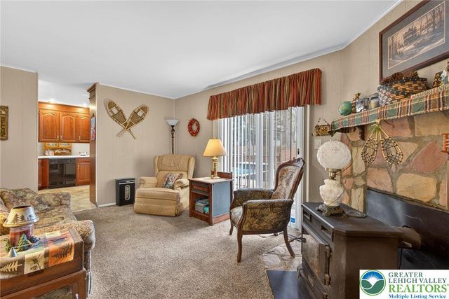 7914 Woodsbluff Run, Upper Macungie Twp, PA 18051