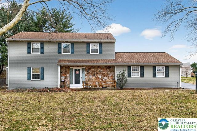 7914 Woodsbluff Run, Upper Macungie Twp, PA 18051