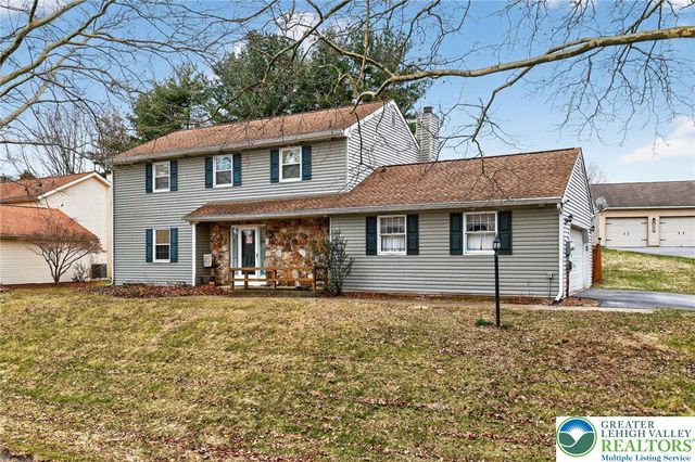 7914 Woodsbluff Run, Upper Macungie Twp, PA 18051