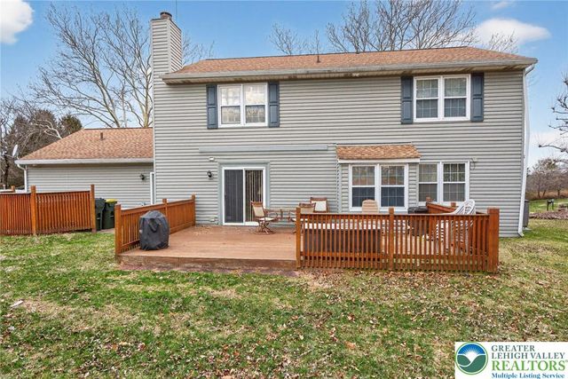 7914 Woodsbluff Run, Upper Macungie Twp, PA 18051