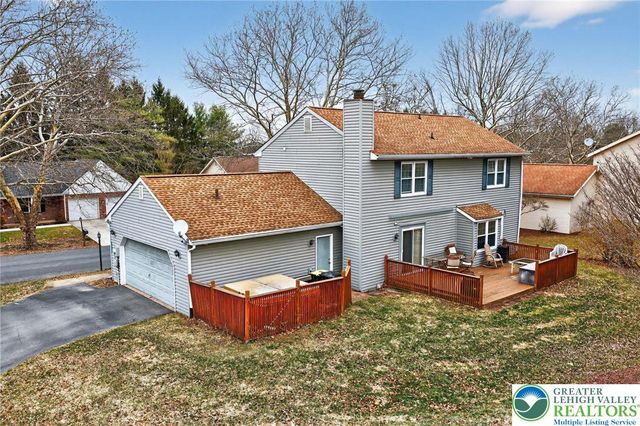 7914 Woodsbluff Run, Upper Macungie Twp, PA 18051