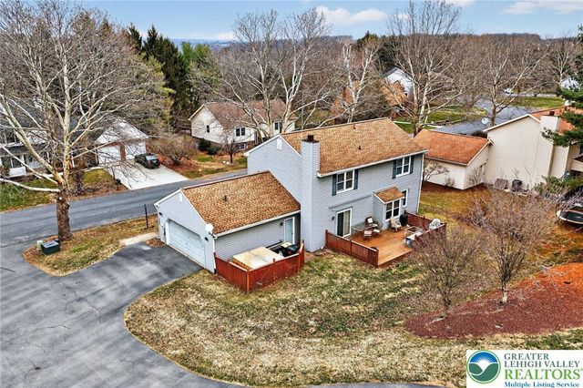 7914 Woodsbluff Run, Upper Macungie Twp, PA 18051