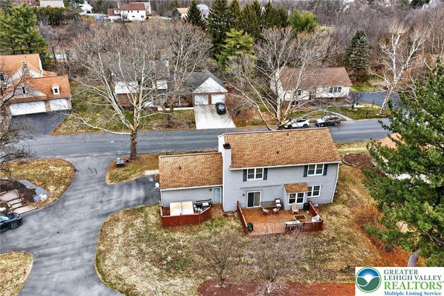 7914 Woodsbluff Run, Upper Macungie Twp, PA 18051