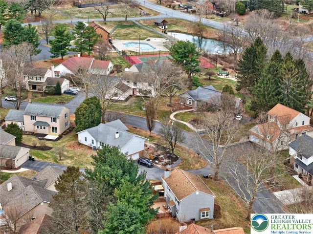 7914 Woodsbluff Run, Upper Macungie Twp, PA 18051