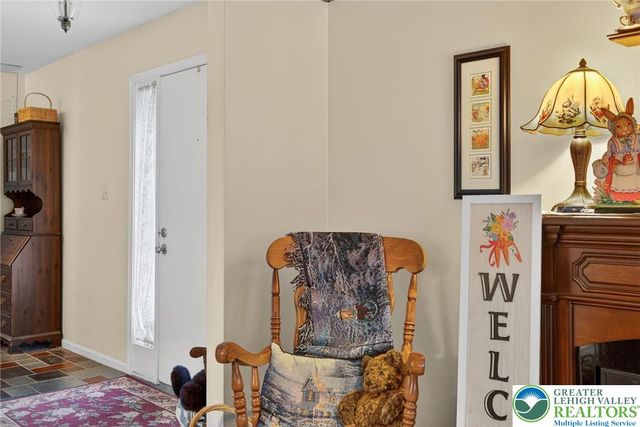 7914 Woodsbluff Run, Upper Macungie Twp, PA 18051