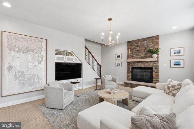 2801 HOFFS WAY, Warrington, PA 18976