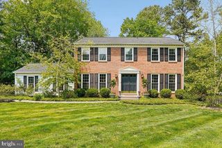 10314 HICKORY CREEK CT, Great Falls, VA 22066