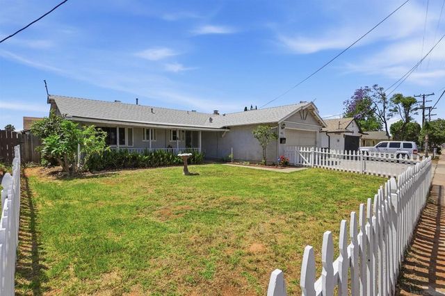 1483 E Madison Ave, El Cajon, CA 92019