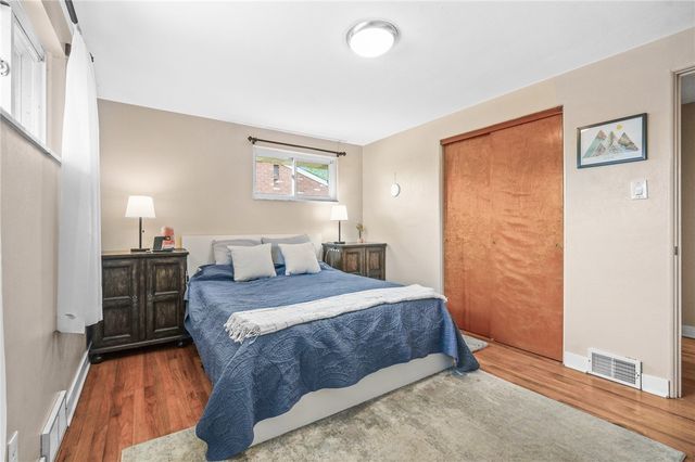 1654 Hollyrood Rd, Baldwin Boro, PA 15227