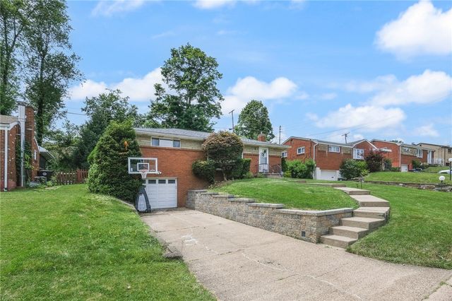 1654 Hollyrood Rd, Baldwin Boro, PA 15227