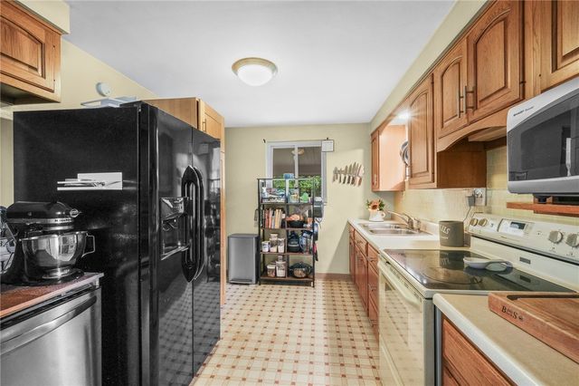 1654 Hollyrood Rd, Baldwin Boro, PA 15227