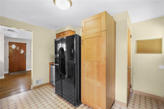 1654 Hollyrood Rd, Baldwin Boro, PA 15227