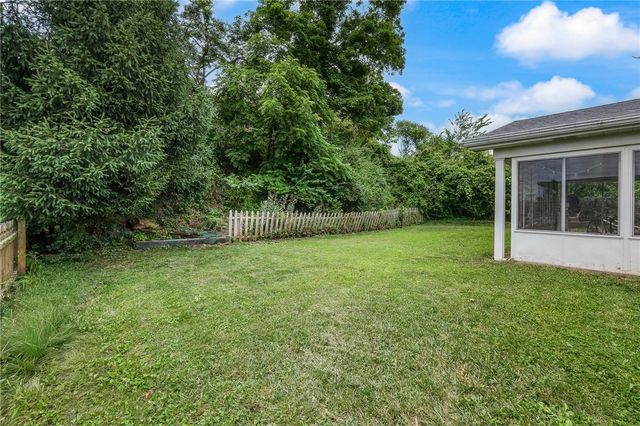 1654 Hollyrood Rd, Baldwin Boro, PA 15227