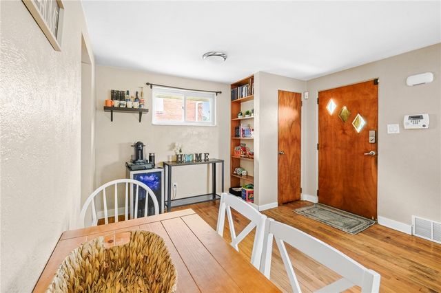1654 Hollyrood Rd, Baldwin Boro, PA 15227
