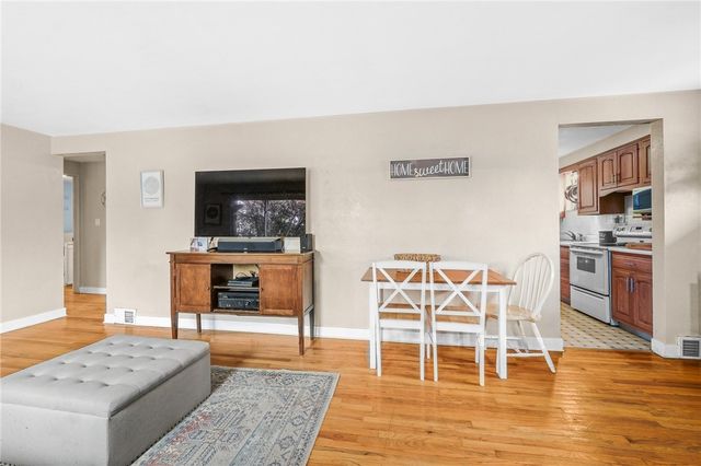 1654 Hollyrood Rd, Baldwin Boro, PA 15227