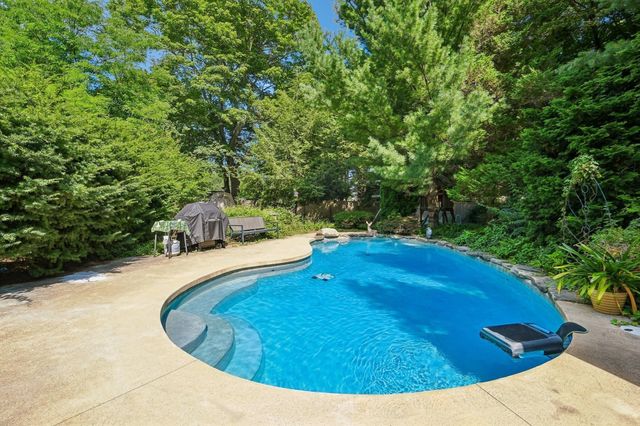 141 Hale St 2, Beverly, MA 01915
