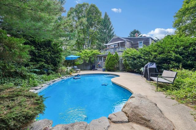 141 Hale St 2, Beverly, MA 01915