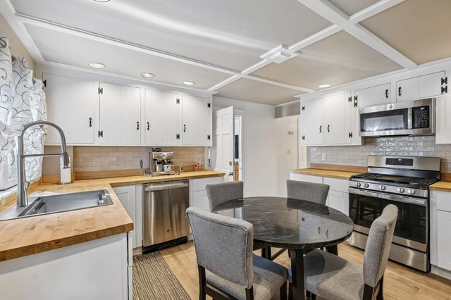 141 Hale St 2, Beverly, MA 01915