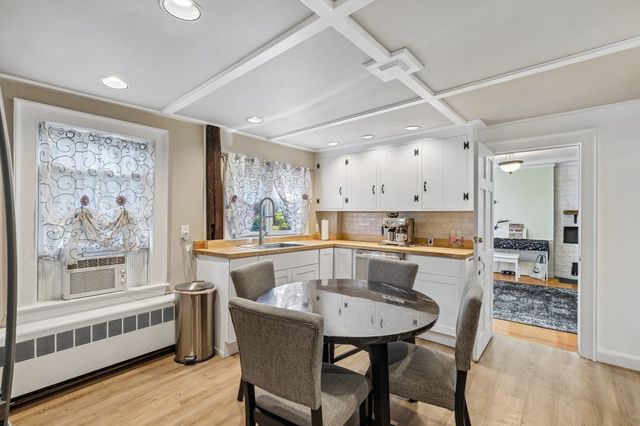 141 Hale St 2, Beverly, MA 01915
