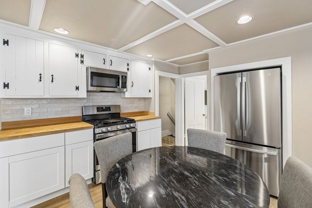 141 Hale St 2, Beverly, MA 01915