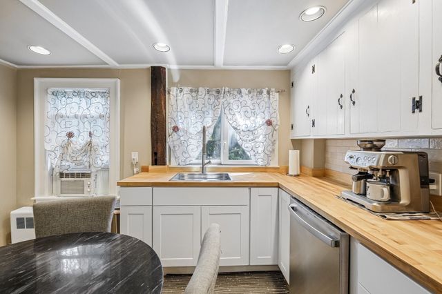 141 Hale St 2, Beverly, MA 01915