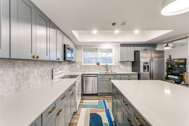 1225 Sleepy Hollow Court, Grapevine, TX 76051