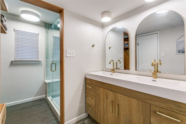 1225 Sleepy Hollow Court, Grapevine, TX 76051