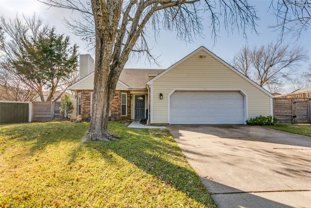 1225 Sleepy Hollow Court, Grapevine, TX 76051