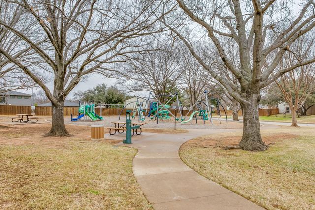 1225 Sleepy Hollow Court, Grapevine, TX 76051