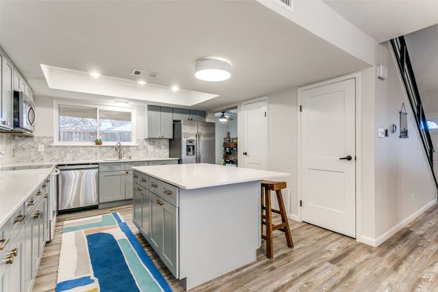 1225 Sleepy Hollow Court, Grapevine, TX 76051