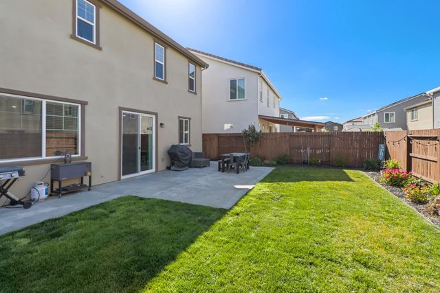 8000 Oxbow Landing Loop, Roseville, CA 95747