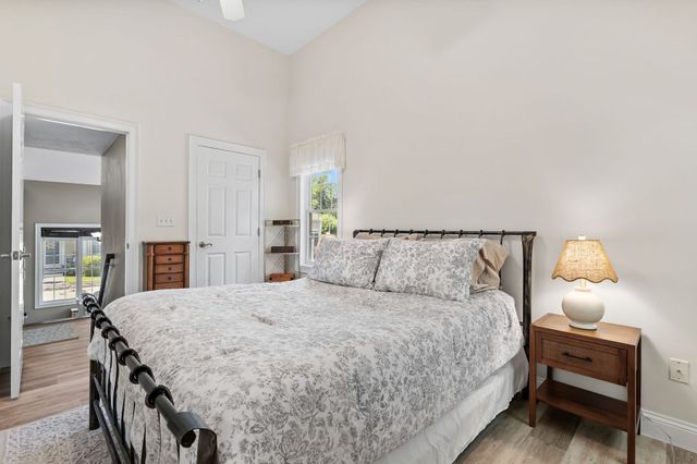864 Brockton Ave 864, Abington, MA 02351